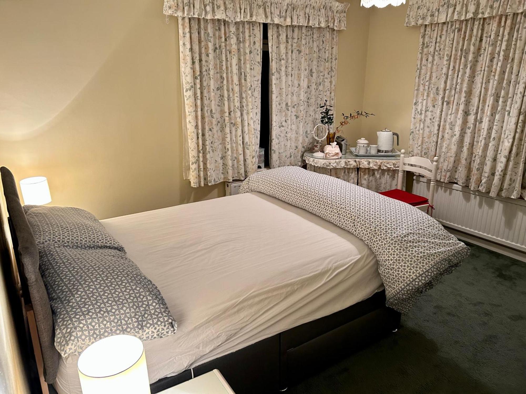 Curlews Lodge Feock